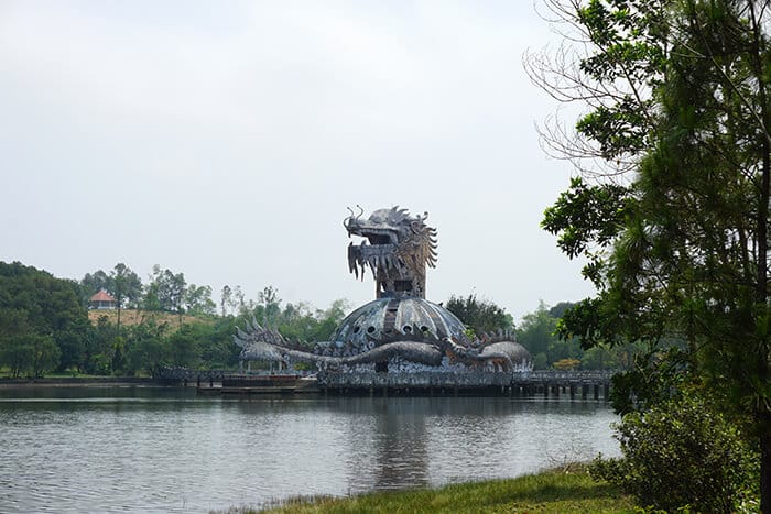 Verlaten waterpark Hue Vietnam