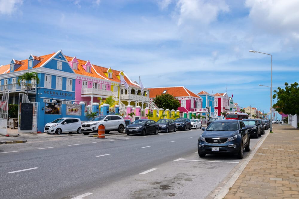 Is Curacao duur