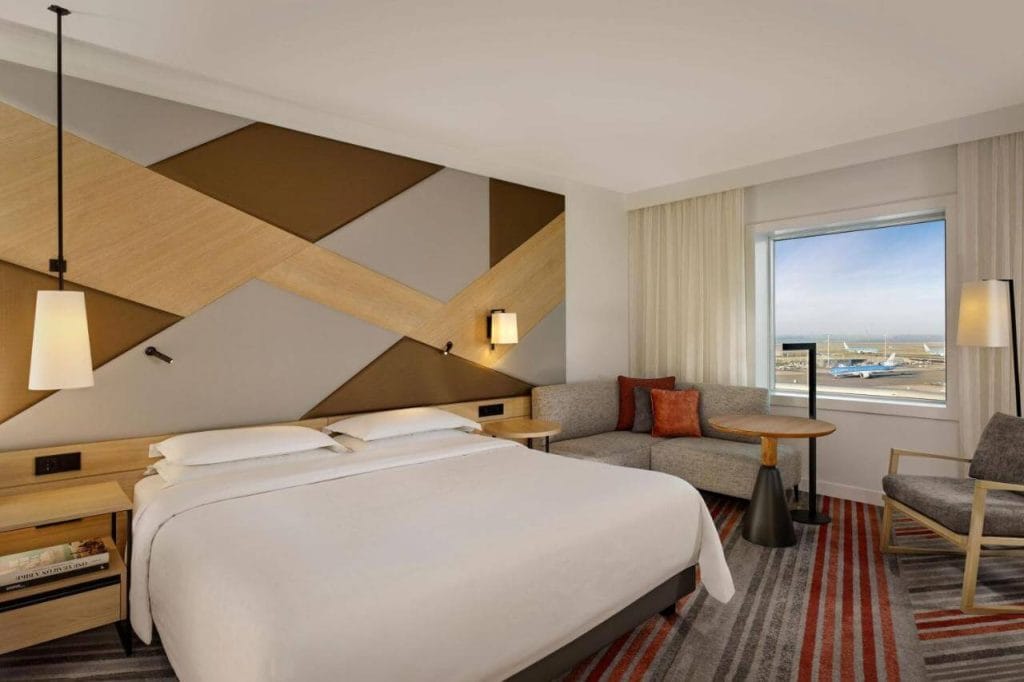 Overnachten bij Schiphol: 
Sheraton Amsterdam Airport Hotel
